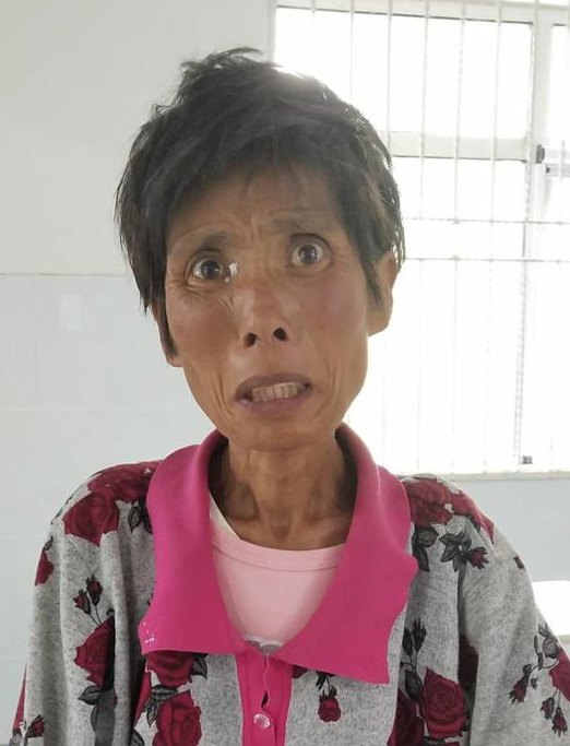 项城救助站：六旬老太被救助，穿白色红花上衣，疑似精神障碍