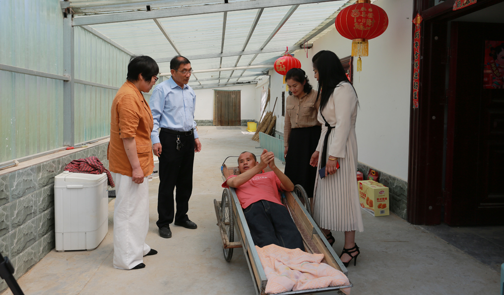 项城市：“花姐”爱心帮残、助推梦想实现